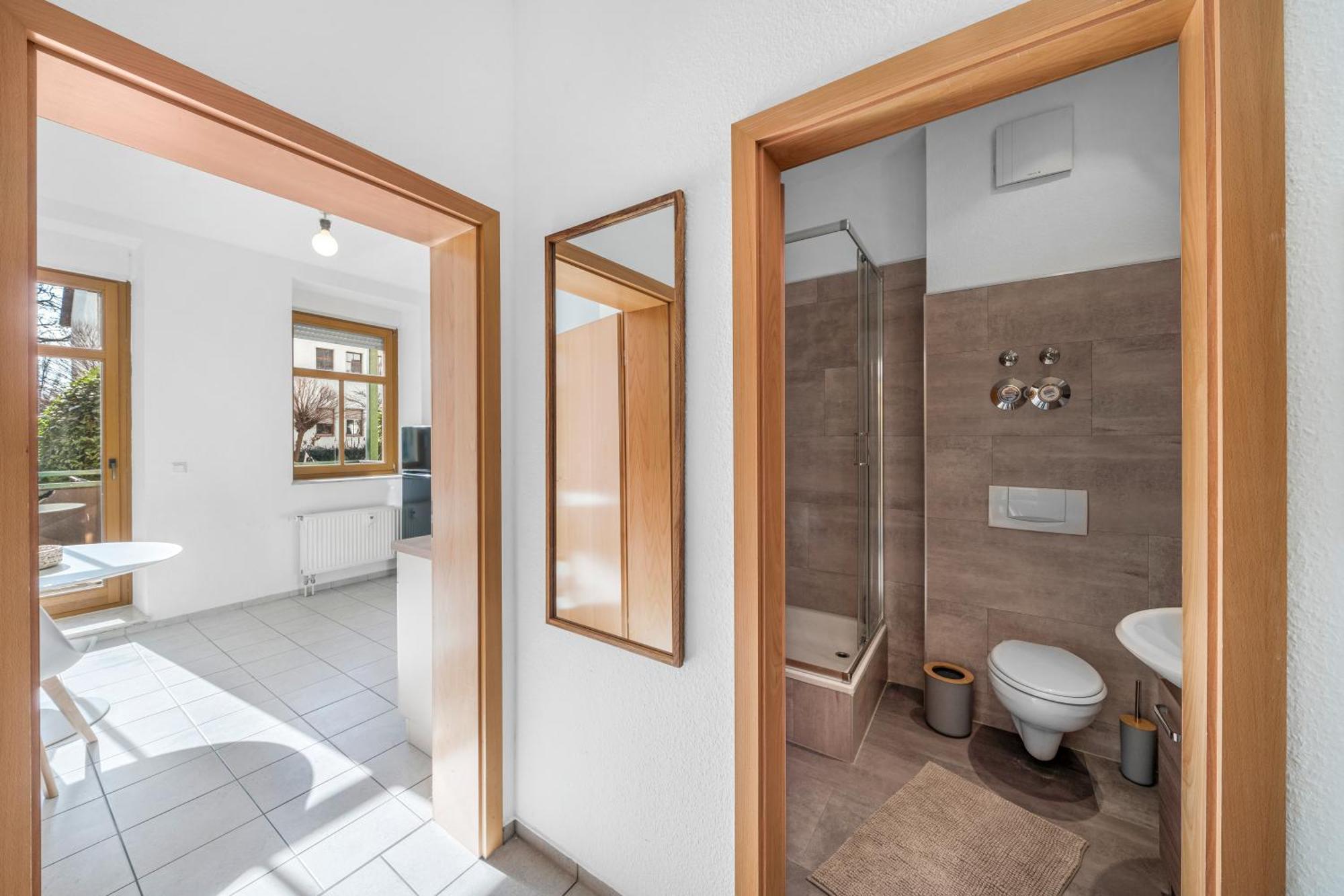 Apartment Lehastays - Buckau 16-01 I Balkon I Wlan I Smarttv I Erdgeschoss *
